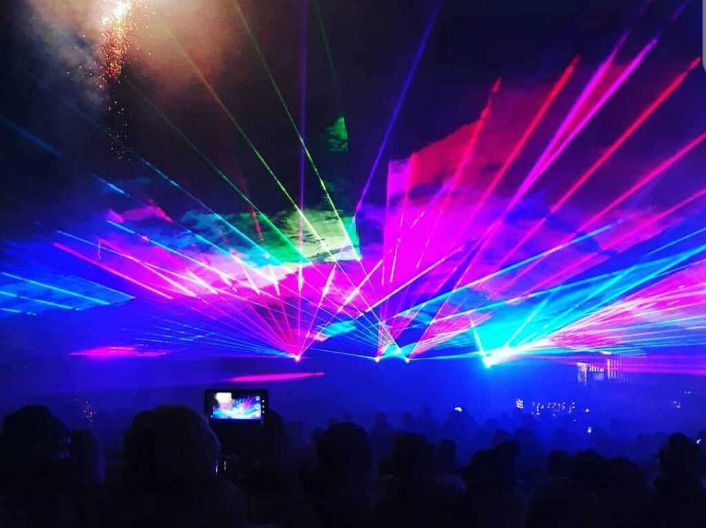 Lasershow-Premiere in Wallersdorf